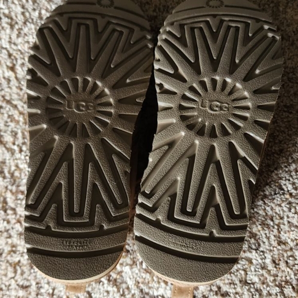 NIB UGG WOMEN'S FLORENCE MINI SUEDE SHEARLING ANKLE BOOTS - Picture 3 of 3